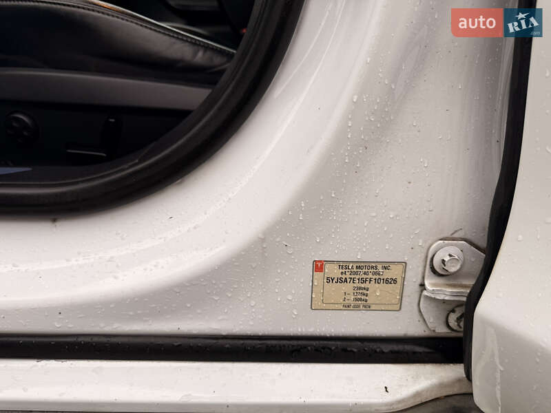Ліфтбек Tesla Model S 2015 в Миколаєві