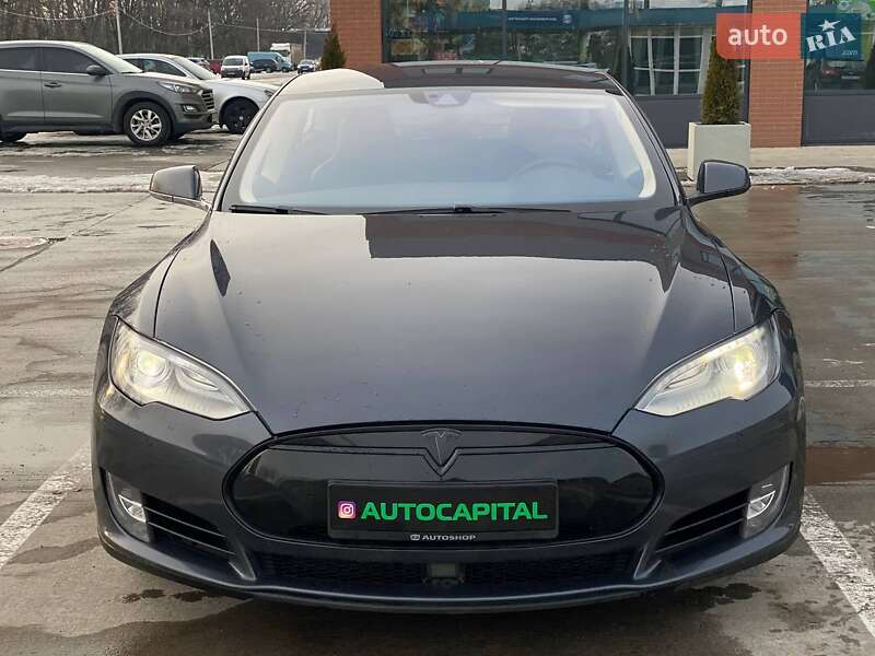 Ліфтбек Tesla Model S 2015 в Києві