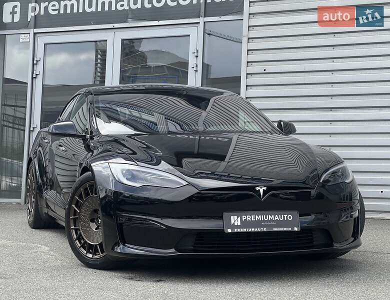 Лифтбек Tesla Model S 2023 в Киеве