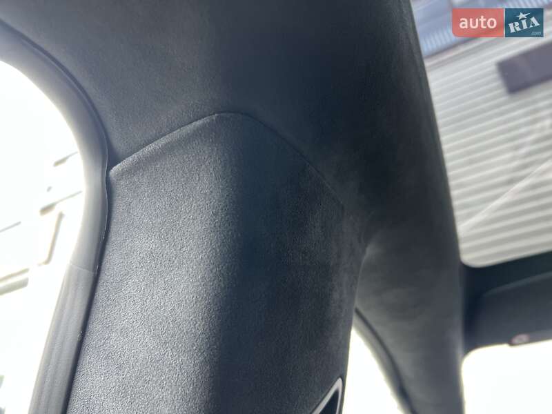 Лифтбек Tesla Model S 2023 в Киеве