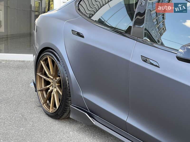 Ліфтбек Tesla Model S 2022 в Києві