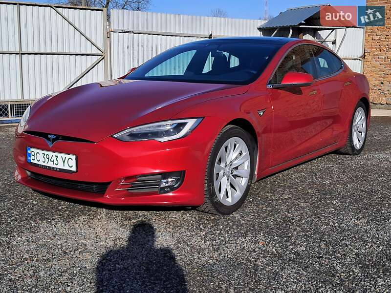 Tesla Model S 2018