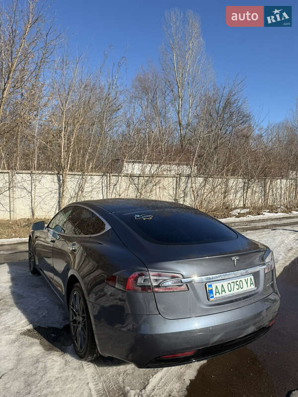 Ліфтбек Tesla Model S 2020 в Києві