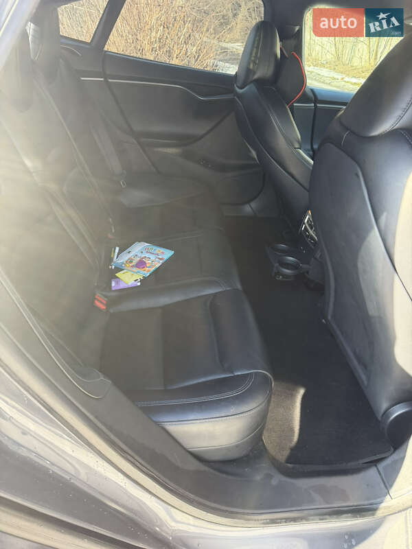 Ліфтбек Tesla Model S 2020 в Києві