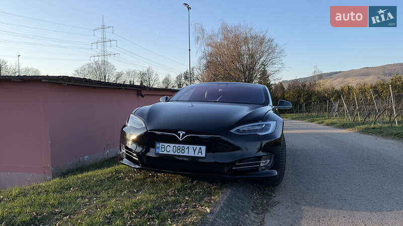 Ліфтбек Tesla Model S 2017 в Харкові