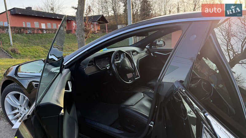 Ліфтбек Tesla Model S 2017 в Харкові
