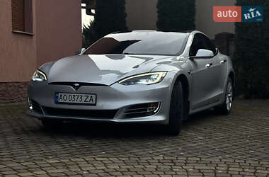 Лифтбек Tesla Model S 2017 в Хусте