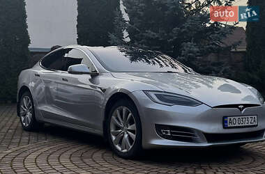 Лифтбек Tesla Model S 2017 в Хусте