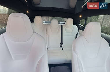 Лифтбек Tesla Model S 2017 в Хусте
