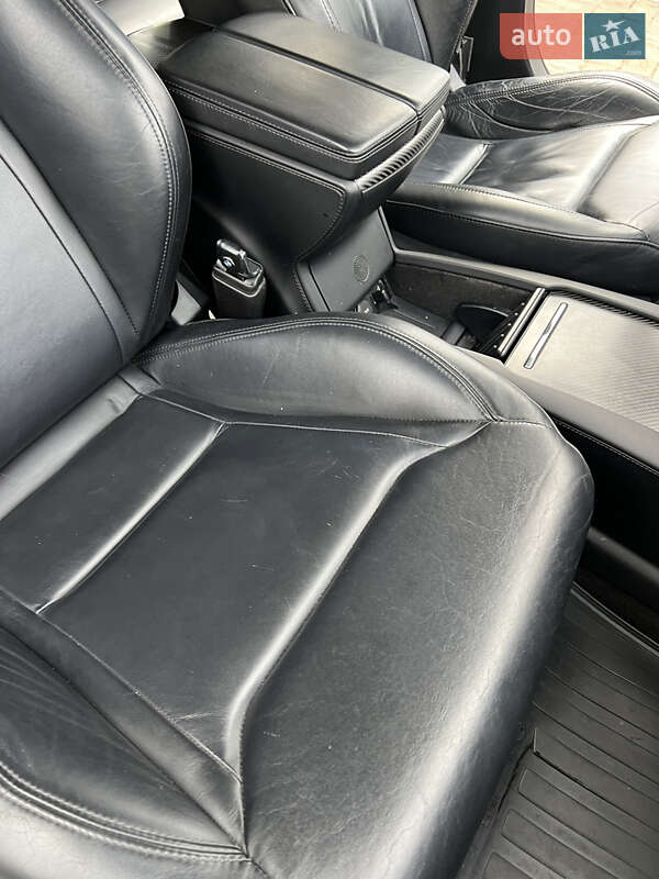 Лифтбек Tesla Model S 2015 в Черновцах