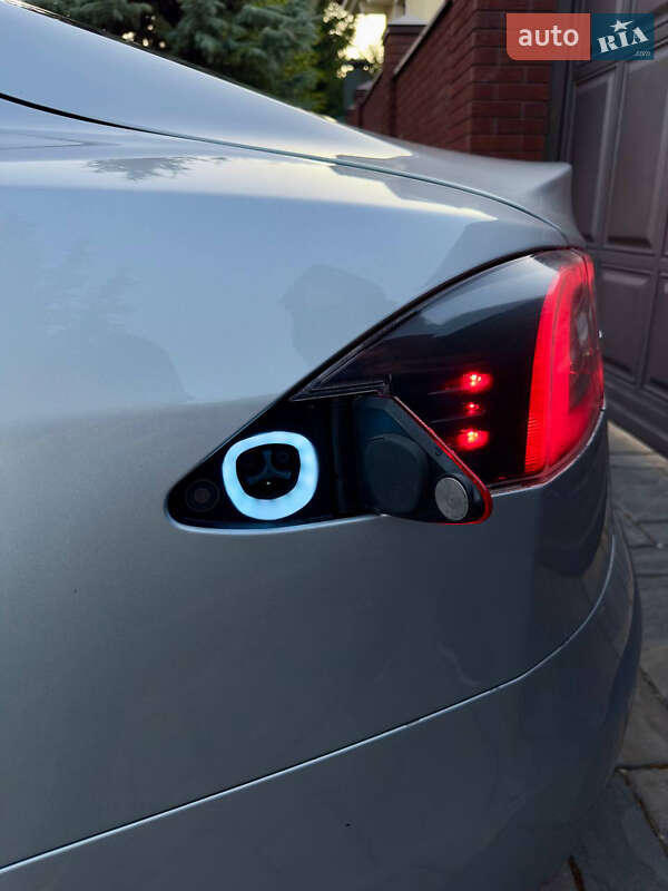 Лифтбек Tesla Model S 2013 в Киеве