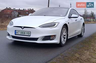 Лифтбек Tesla Model S 2018 в Львове