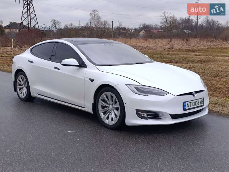 Tesla Model S 2018
