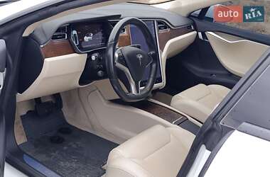 Лифтбек Tesla Model S 2018 в Львове