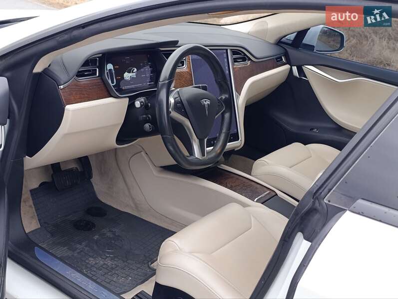 Ліфтбек Tesla Model S 2018 в Львові