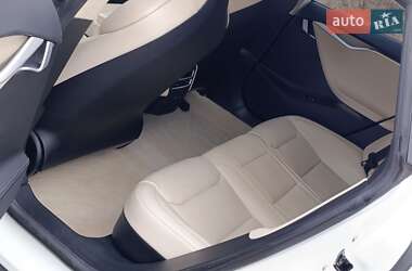 Лифтбек Tesla Model S 2018 в Львове
