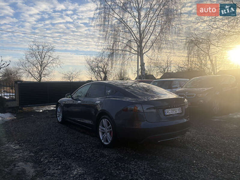 Ліфтбек Tesla Model S 2015 в Луцьку фото 13 Ліфтбек Tesla Model S 2015 в Луцьку