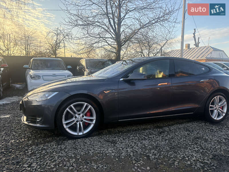 Ліфтбек Tesla Model S 2015 в Луцьку фото 16 Ліфтбек Tesla Model S 2015 в Луцьку