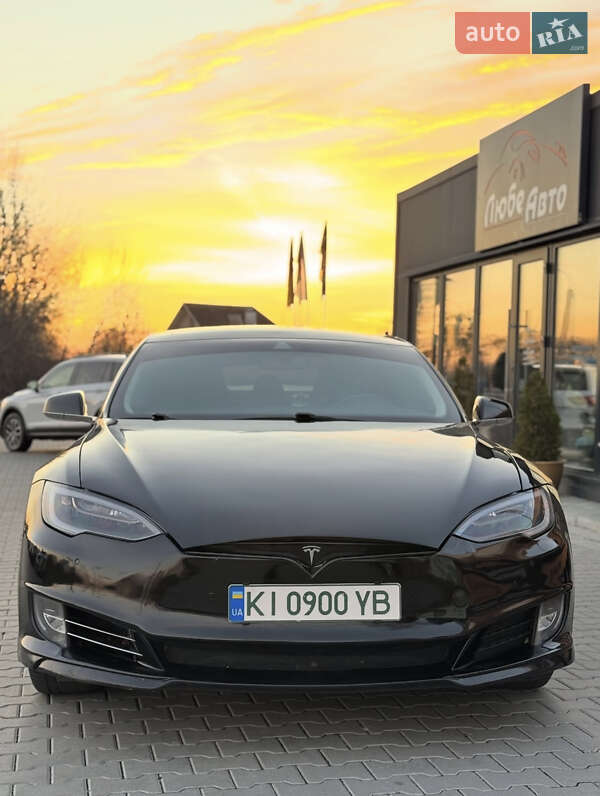 Ліфтбек Tesla Model S 2014 в Вінниці