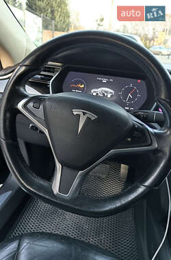 Лифтбек Tesla Model S 2014 в Виннице