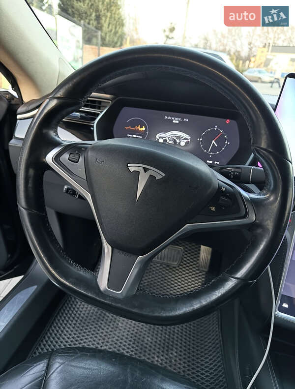 Ліфтбек Tesla Model S 2014 в Вінниці