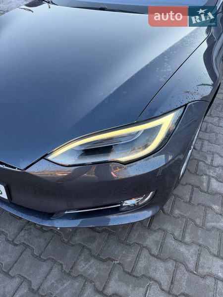 Ліфтбек Tesla Model S 2017 в Тернополі