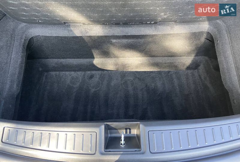 Ліфтбек Tesla Model S 2018 в Хмельницькому фото 12 Ліфтбек Tesla Model S 2018 в Хмельницькому