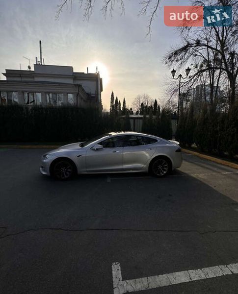 Ліфтбек Tesla Model S 2018 в Львові фото 6 Ліфтбек Tesla Model S 2018 в Львові