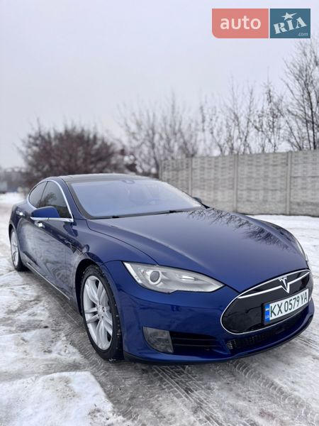 Ліфтбек Tesla Model S 2015 в Харкові