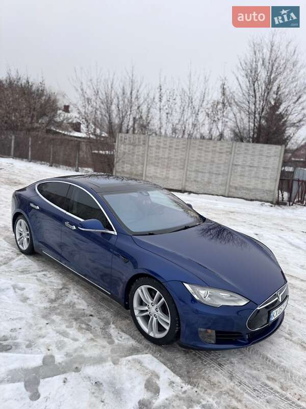 Ліфтбек Tesla Model S 2015 в Харкові