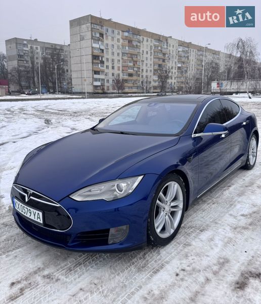 Ліфтбек Tesla Model S 2015 в Харкові