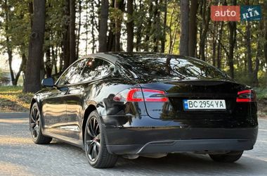 Лифтбек Tesla Model S 2014 в Львове