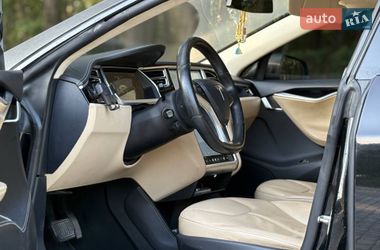 Лифтбек Tesla Model S 2014 в Львове