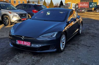 Лифтбек Tesla Model S 2017 в Луцке