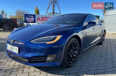 Лифтбек Tesla Model S 2017 в Кременчуге