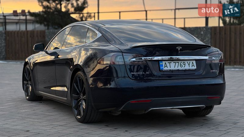 Лифтбек Tesla Model S 2014 в Ивано-Франковске