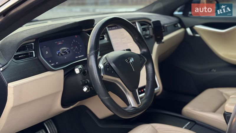 Лифтбек Tesla Model S 2014 в Ивано-Франковске
