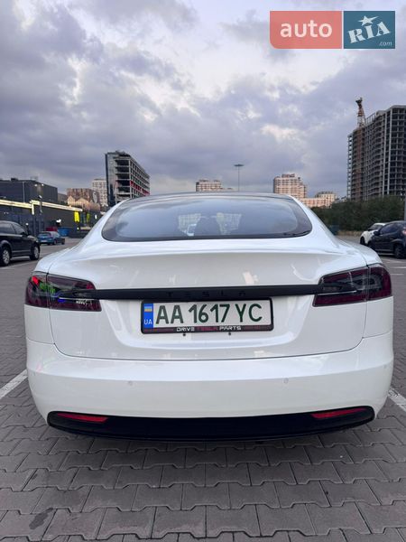 Лифтбек Tesla Model S 2018 в Киеве