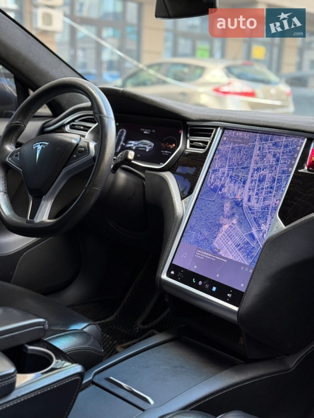 Лифтбек Tesla Model S 2017 в Киеве