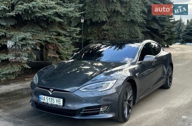 Ліфтбек Tesla Model S 2018 в Києві