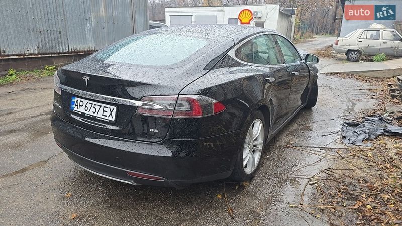 Лифтбек Tesla Model S 2013 в Запорожье