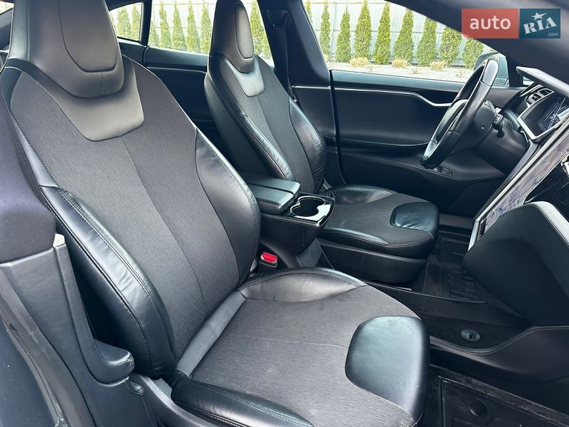 Лифтбек Tesla Model S 2013 в Луцке