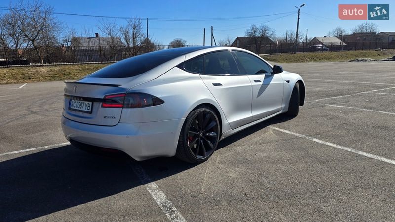 Ліфтбек Tesla Model S 2016 в Луцьку