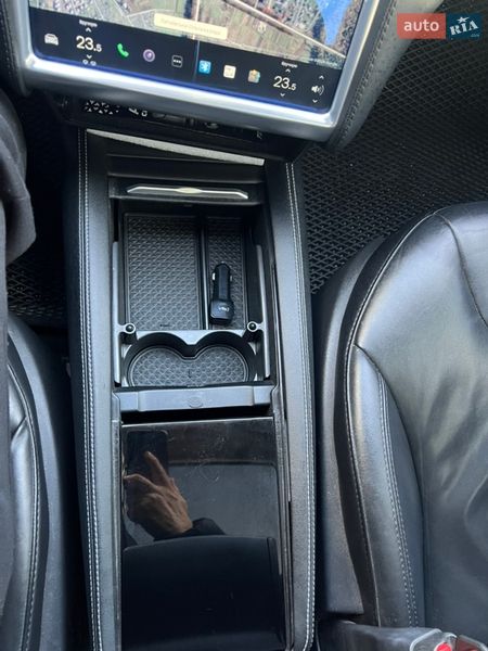 Лифтбек Tesla Model S 2013 в Львове