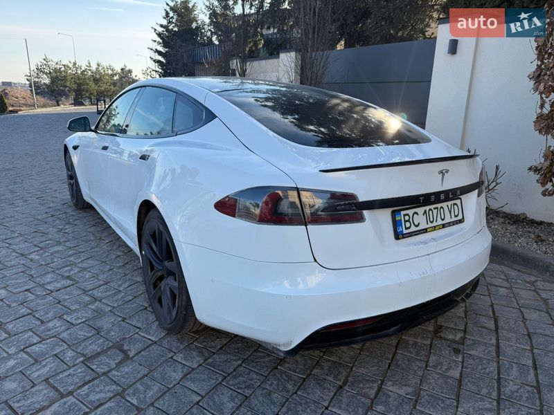 Лифтбек Tesla Model S 2022 в Львове