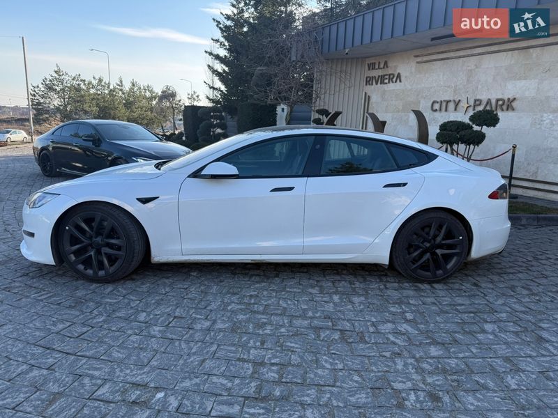Лифтбек Tesla Model S 2022 в Львове