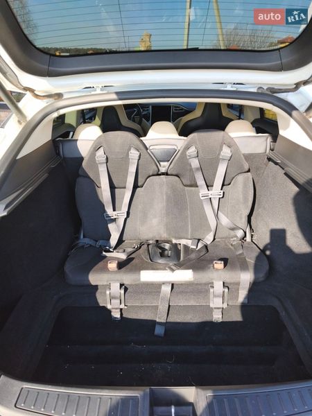 Лифтбек Tesla Model S 2014 в Львове