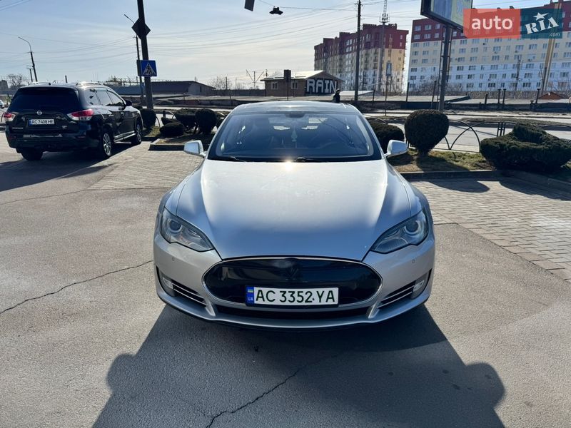 Ліфтбек Tesla Model S 2014 в Луцьку