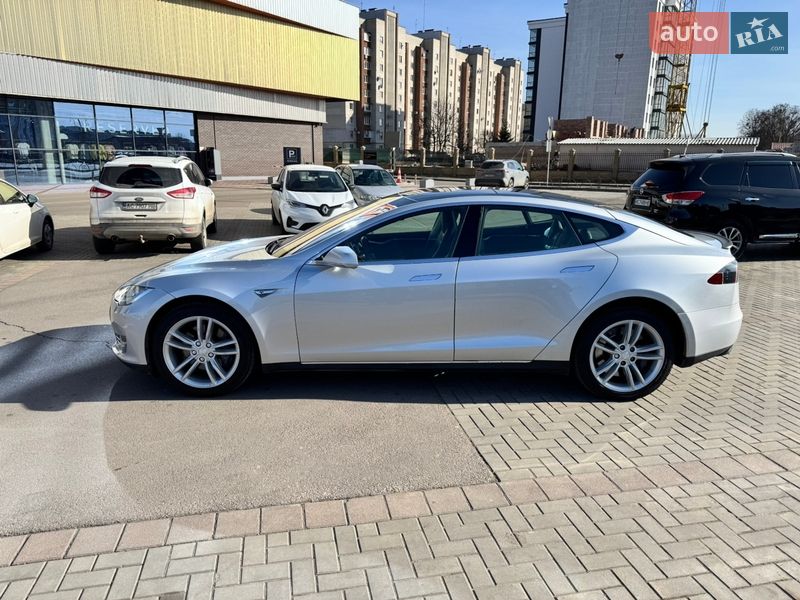 Ліфтбек Tesla Model S 2014 в Луцьку