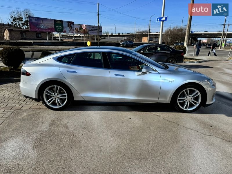 Ліфтбек Tesla Model S 2014 в Луцьку